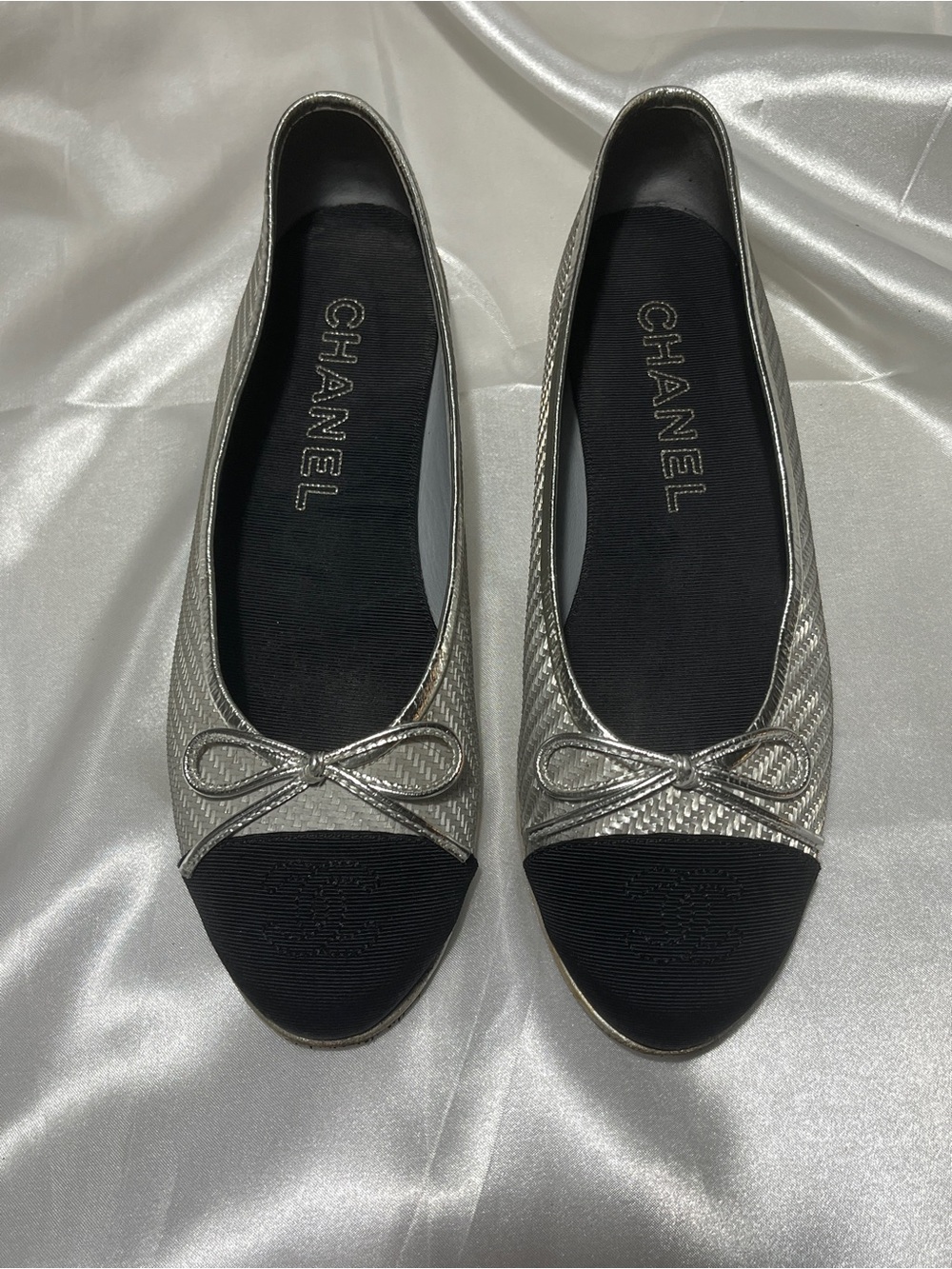 CHANEL Silver and Black Quilted Cap-Toe Ballet Flats